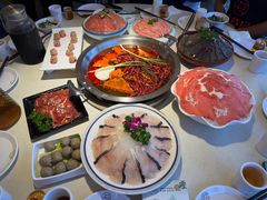 -茅草房·河畔园林火锅