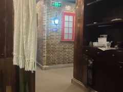 -东口码头·烧鸽子·鱼头泡饼·地方菜(金鹰悦城店)