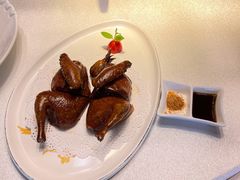 玻璃脆皮乳鸽-粤秀餐厅(国货店)