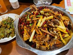 干锅牛蛙-馋嘴蛙火锅