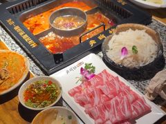 -老牌坊云南鱼豆花火锅(哈西万达店)