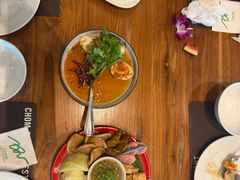 -Chom Cafe and Restaurant
