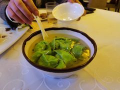 -新镇江酒家(南京西路店)