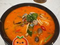 酸辣冬阴功海鲜汤檬粉-美奈小馆·东南亚菜(欢乐海岸店)