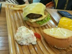 -汽车博物馆主题餐厅