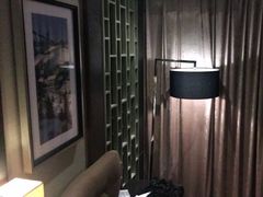 -武汉光谷广场杨家湾地铁站怡程酒店