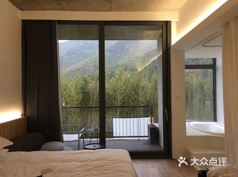 我纯粹是来山里吸氧的，就不在意这些细节了