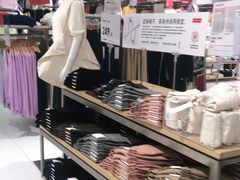 -优衣库(上海正大广场店)