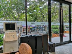 -PE SALON