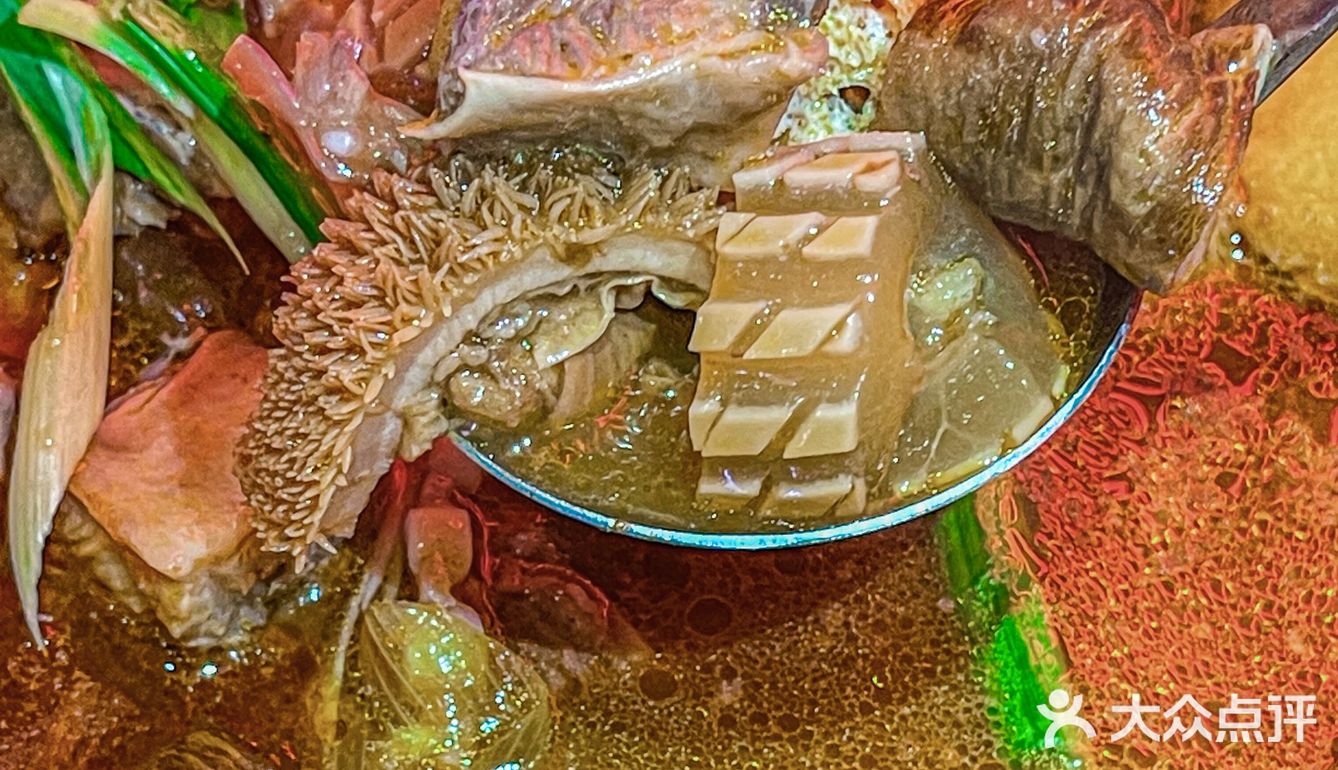 谁懂啊？真的会被这一口老广州牛杂煲迷住… 
