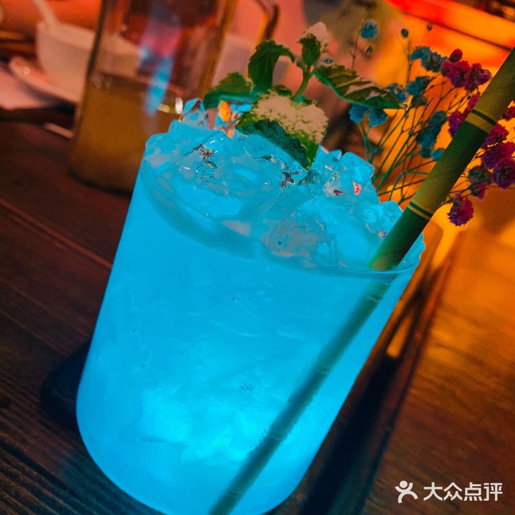 工作一天后愉快的放松