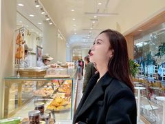 面包甜点陈列柜-分子跳动鲜活面包(五一大道店)
