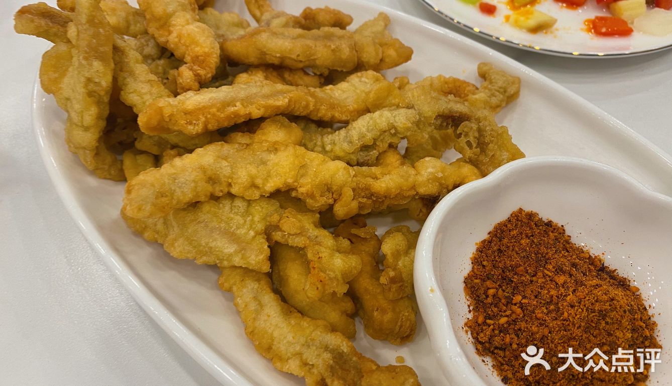 当天只有草鱼可选，来凤鱼盘子够大够霸气，挺入味的