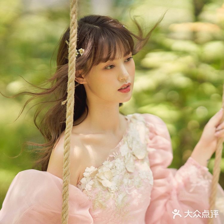 森系婚纱照这样拍，可太美了吧