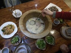 -滇香肴·云南菜蒸汽石锅鱼(云南北路店)