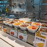 店铺就在循礼门轻轨站站台下面，非常好找