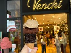 门面-VENCHI 闻绮(上海佛罗伦萨小镇店)