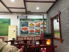 -湖南人家湘菜馆(镇江路店)