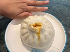 蟹黄包子-四宜糕团店(南大街店)