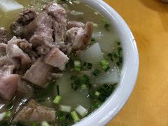萝卜炖肘子-荣生萝卜汤饭店