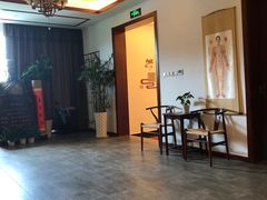 -灸春堂·艾灸·痛症·整脊连锁(之江银泰店)