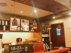 -星巴克(武汉欧利新天地店)