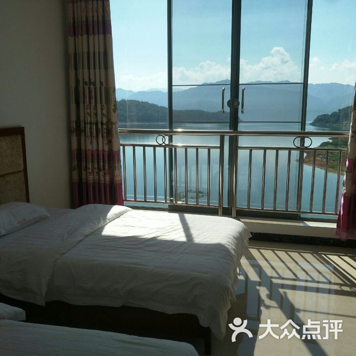 资兴市白廊镇临湖山庄