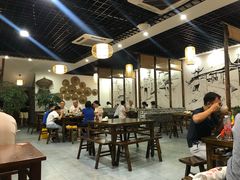 大堂-黄桷树曹家私房菜(江与城店)