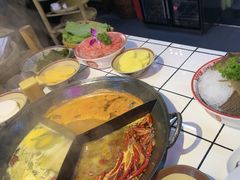 -巴卤社老火锅(财富店)