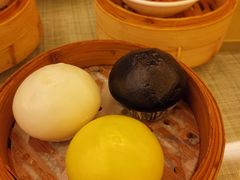 三色流沙包-潮府馆·非遗潮州菜·世纪公园(新国际博览中心店)