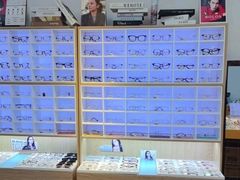 -天空之镜眼镜店蔡司依视路配镜授权零售店(望京颐堤港店)