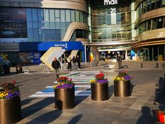 -白玉兰广场停车场