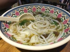 -鑫花溪牛肉米粉(人民广场店)