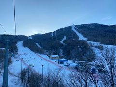 -亚布力新体委滑雪场