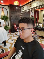 -东方先生国潮男士理发馆