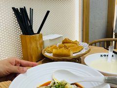 红油拌荠菜小馄饨-弄堂咪道-饭香·面香·馄饨香(汇锦广场店)