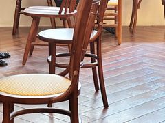 -Café Monson