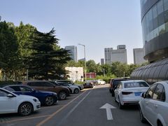 -锦江富园大酒店-停车场