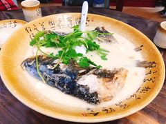 砂锅鱼头-75幢私房菜馆