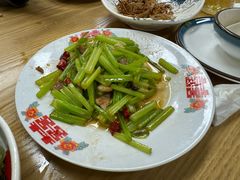 -崴海渔村(虹梅路店)