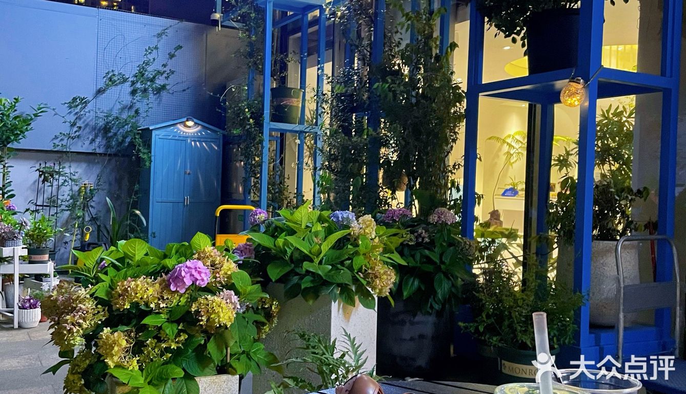贵阳探店 | 花园里的咖啡店 美甲屋