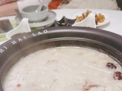 -洪氏嗨捞·广东猪肚鸡·椰子鸡火锅(西咸万象城店)