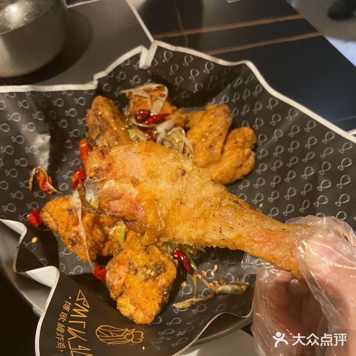 博欧姆新派韩国料理·炸鸡(艾尚店)川味椒麻炸鸡图片