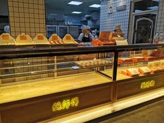 面包甜点陈列柜-鲍师傅糕点(江苏路店)