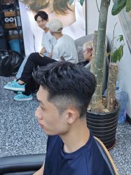 -藤野造型专业烫染接发