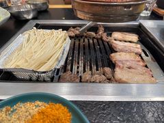 -臻牛烤肉
