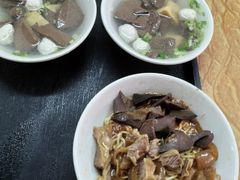 -松树干拌面店