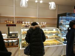 面包甜点陈列柜-老大昌(淮海中路店)