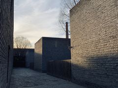 -草场地艺术区