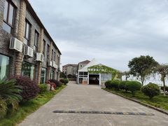 -鹰龙海畔度假酒店(咸祥店)